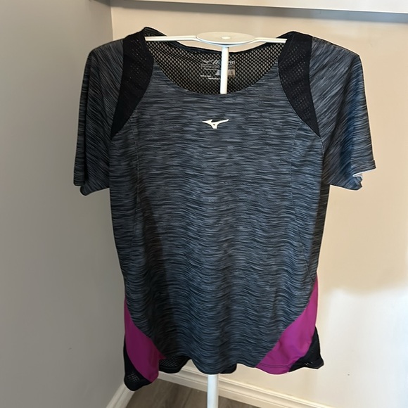 Mizuno performance size L women’s athletic tshirt - Picture 2 of 7